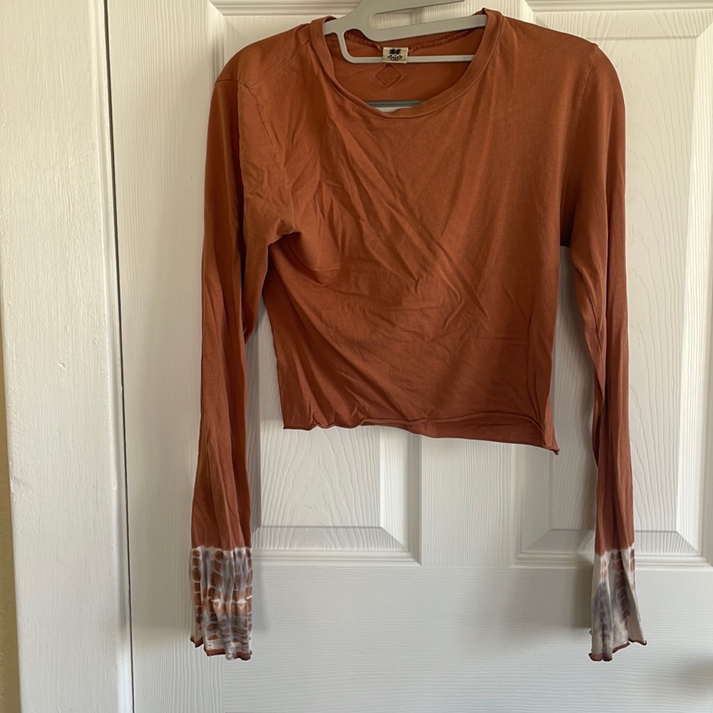 Long sleeve crop